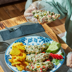 Toasted Avocado & Tuna - 156 LE